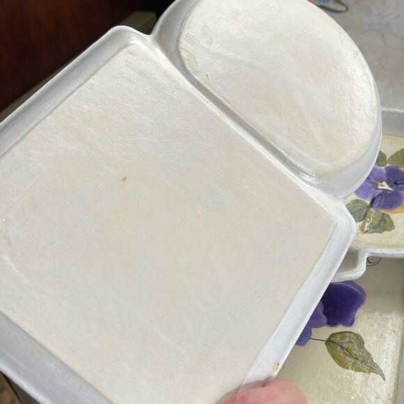 Vintage lot of 3 hand painted snack dishes. Cup and appetizer plates. - Picture 8 of 10